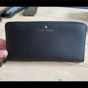 KATE SPADE ZIP AROUND WALLET